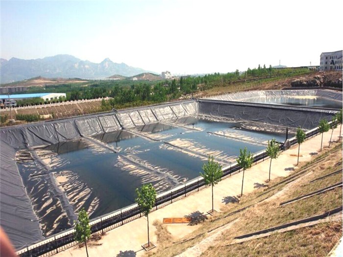 污水(shui)池防滲(shen)膜