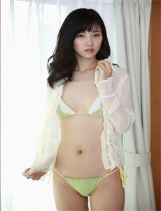 日本少女泳装写真