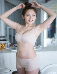 好妞就该吸大麻