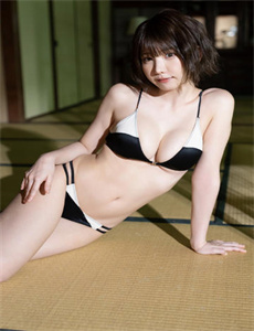 黑人巨大进入白人美女视频