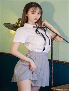 把毛笔放到洞里写字不准掉HL